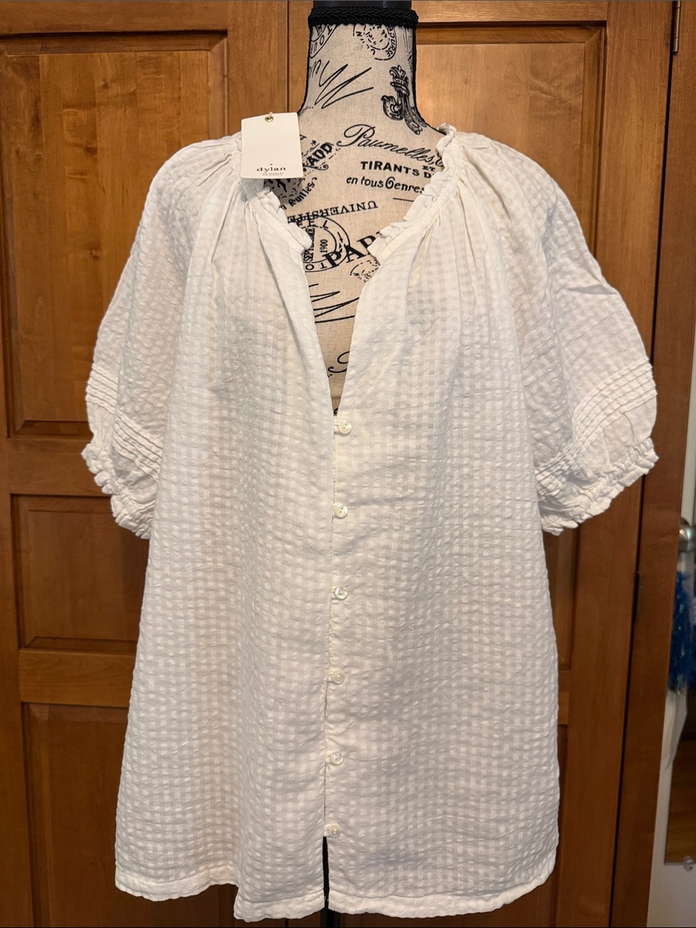 NWT DYLAN White Textured Button-Front Blouse